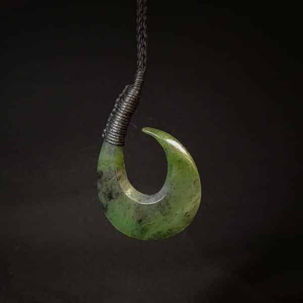 Pounamu Hei matau spiked end (4)