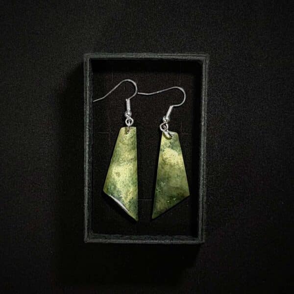 pounamu earrings marsden flower jade roimata (1)