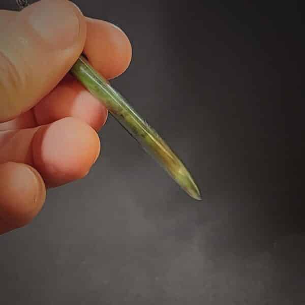 pounamu hei matau, totoweka (2) pounamu hei matau, totoweka (2)