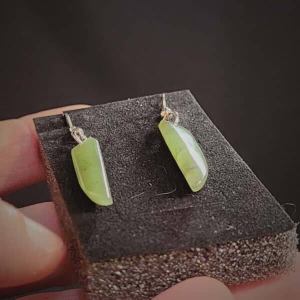 Pounamu, earrings, pointed, roimata (6) Pounamu, earrings, pointed, roimata (6)
