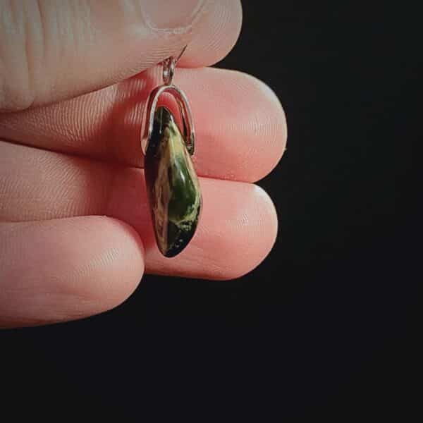 Pounamu, roimata, marsden flower jade, flower jade, silver. taonga (3) Pounamu, roimata, marsden flower jade, flower jade, silver. taonga (3)