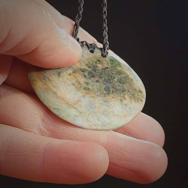 Aotea, Porohita, taonga (1) Aotea, Porohita, taonga (1)