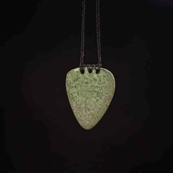 kokopu niho, pounamu (4) kokopu niho, pounamu (4)