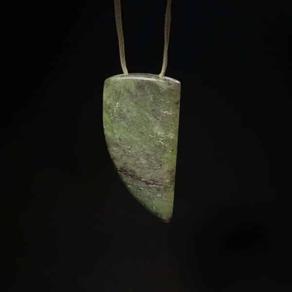 pounamu, niho, tooth, strength, jade, maori, carving, mako (2) pounamu, niho, tooth, strength, jade, maori, carving, mako (2)