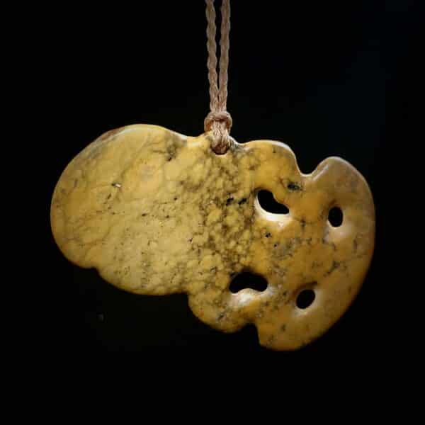 hei tiki, tiki, taonga, raukaraka, pounamu, maori, campbell carving (8) hei tiki, tiki, taonga, raukaraka, pounamu, maori, campbell carving (8)