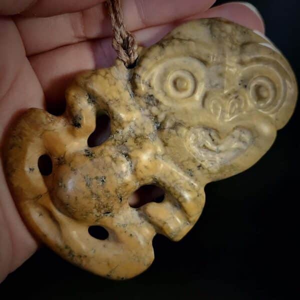 hei tiki, tiki, taonga, raukaraka, pounamu, maori, campbell carving (9) hei tiki, tiki, taonga, raukaraka, pounamu, maori, campbell carving (9)