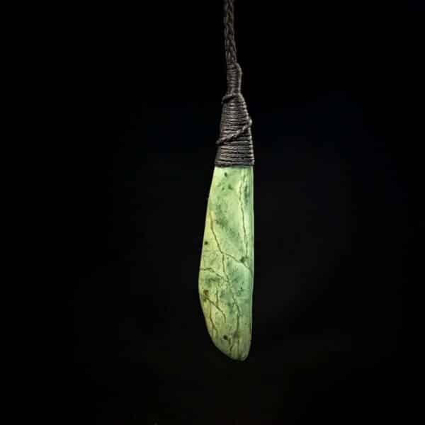 spiral lashing, roimata, tear drop, taonga, pounamu (3) spiral lashing, roimata, tear drop, taonga, pounamu (3)