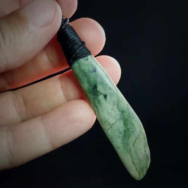 spiral lashing, roimata, tear drop, taonga, pounamu (5) spiral lashing, roimata, tear drop, taonga, pounamu (5)