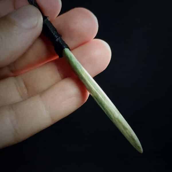 spiral lashing, roimata, tear drop, taonga, pounamu (6) spiral lashing, roimata, tear drop, taonga, pounamu (6)