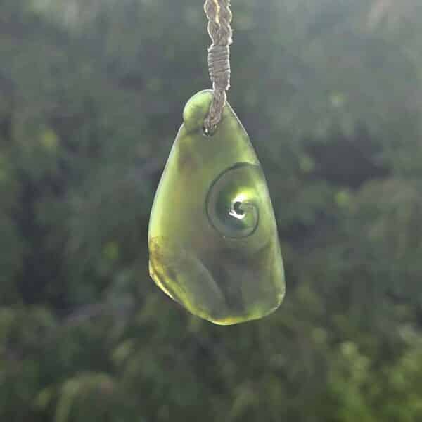 tangiwai, pounamu, bowenite, koru, greenstone, taonga, campbell carving. maori (1) tangiwai, pounamu, bowenite, koru, greenstone, taonga, campbell carving. maori (1)