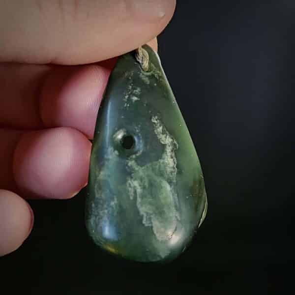 tangiwai, pounamu, bowenite, koru, greenstone, taonga, campbell carving. maori (7) tangiwai, pounamu, bowenite, koru, greenstone, taonga, campbell carving. maori (7)