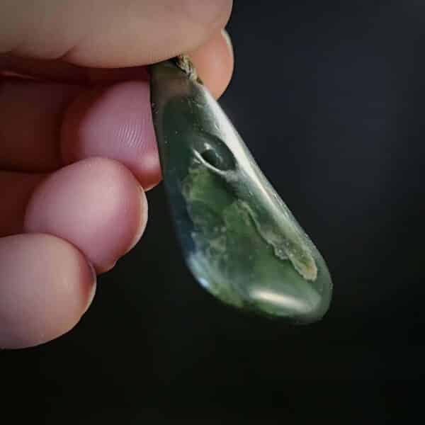 tangiwai, pounamu, bowenite, koru, greenstone, taonga, campbell carving. maori (8) tangiwai, pounamu, bowenite, koru, greenstone, taonga, campbell carving. maori (8)