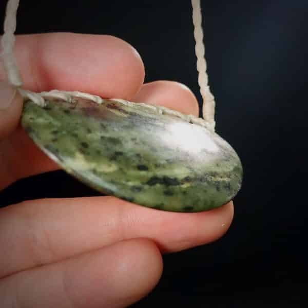 kōuma, breastplate, kokopu, pounamu, maori, taonga (6) kōuma, breastplate, kokopu, pounamu, maori, taonga (6)