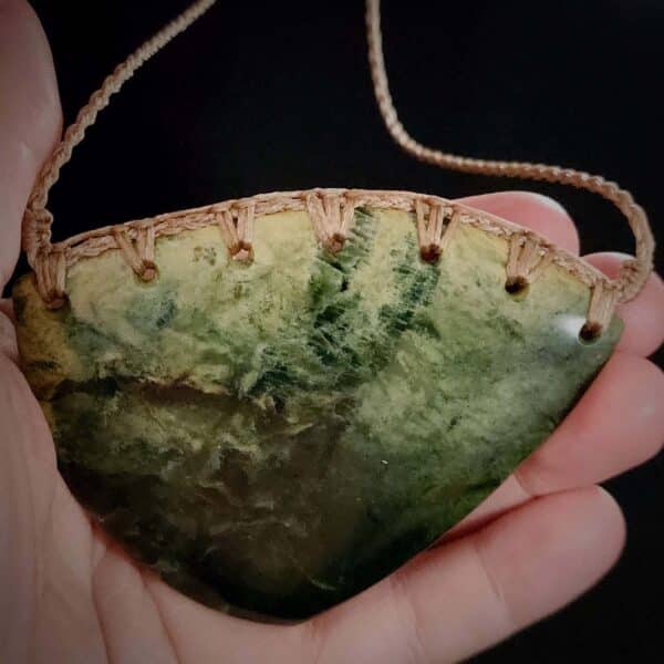 Kōuma, breastplate, taonga, pounamu, flower jade, marsden, maori, pounamu (8) Kōuma, breastplate, taonga, pounamu, flower jade, marsden, maori, pounamu (8)