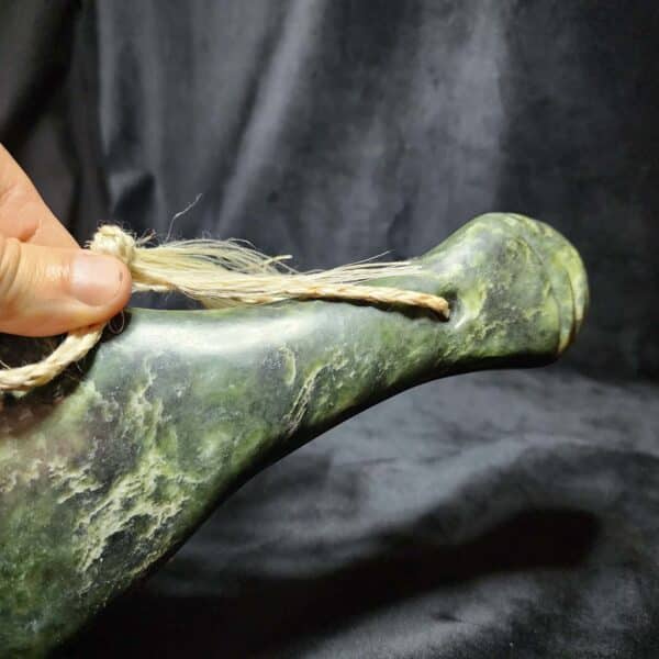 Mere, pounamu, kawakawa, taonga, weapon, muka, maori (11) Mere, pounamu, kawakawa, taonga, weapon, muka, maori (11)