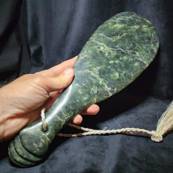 Mere, pounamu, kawakawa, taonga, weapon, muka, maori (5) Mere, pounamu, kawakawa, taonga, weapon, muka, maori (5)