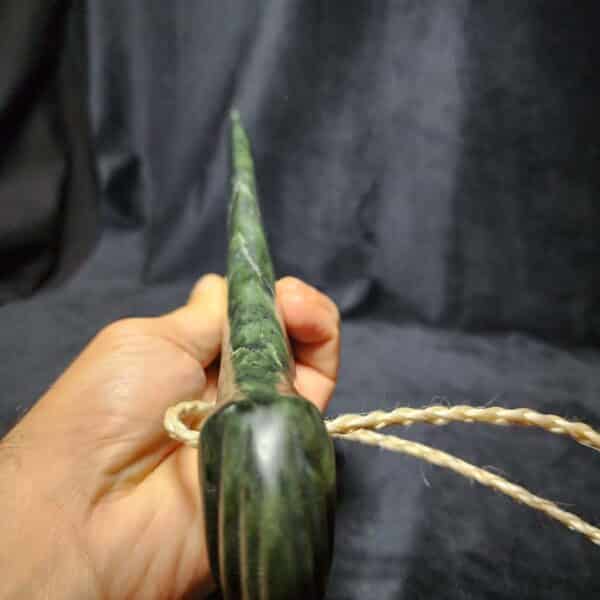 Mere, pounamu, kawakawa, taonga, weapon, muka, maori (8) Mere, pounamu, kawakawa, taonga, weapon, muka, maori (8)