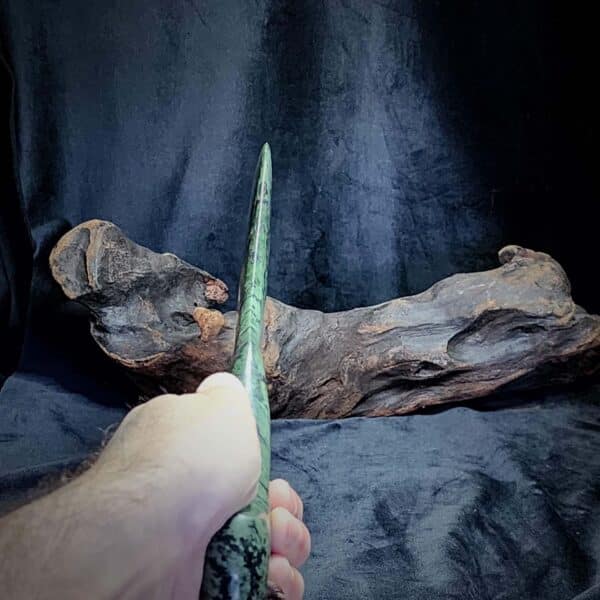 PAU02 Wahaika - Rimu on natural red rata, pounamu, taonga, maori, mere (5) PAU02 Wahaika - Rimu on natural red rata, pounamu, taonga, maori, mere (5)