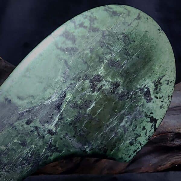 PAU02 Wahaika - Rimu on natural red rata, pounamu, taonga, maori, mere (7) PAU02 Wahaika - Rimu on natural red rata, pounamu, taonga, maori, mere (7)