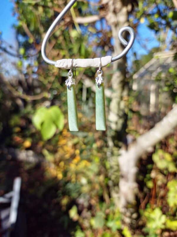 PAU05 Inanga Drop Earrings short, pounamu, taonga (2) PAU05 Inanga Drop Earrings short, pounamu, taonga (2)