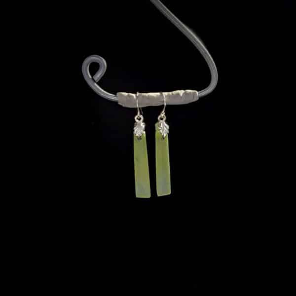 PAU05 Inanga Drop Earrings short, pounamu, taonga (4) PAU05 Inanga Drop Earrings short, pounamu, taonga (4)