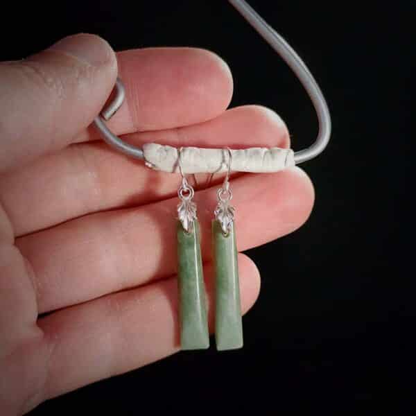 PAU05 Inanga Drop Earrings short, pounamu, taonga (5) PAU05 Inanga Drop Earrings short, pounamu, taonga (5)