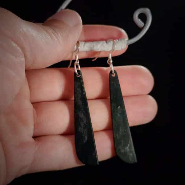 PAU06 Emerald Green Tangiwai Earrings medium, pounamu, taonga (3) PAU06 Emerald Green Tangiwai Earrings medium, pounamu, taonga (3)