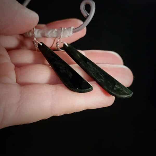 PAU06 Emerald Green Tangiwai Earrings medium, pounamu, taonga (4) PAU06 Emerald Green Tangiwai Earrings medium, pounamu, taonga (4)