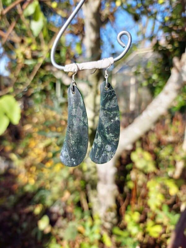 PAU07 Emerald green tangiwai earrings large, pounamu, taonga (3) PAU07 Emerald green tangiwai earrings large, pounamu, taonga (3)