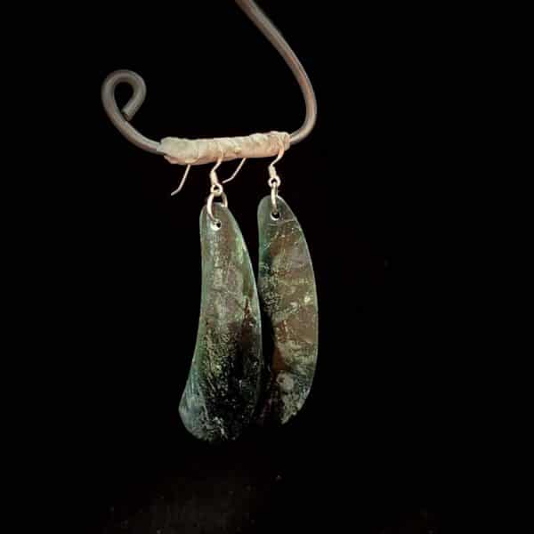 PAU07 Emerald green tangiwai earrings large, pounamu, taonga (4)