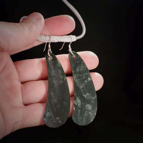 PAU07 Emerald green tangiwai earrings large, pounamu, taonga (5) PAU07 Emerald green tangiwai earrings large, pounamu, taonga (5)