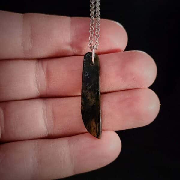 PAU10 Williamsonite blade pendant silver chain roimata, pounamu, taonga (4) PAU10 Williamsonite blade pendant silver chain roimata, pounamu, taonga (4)