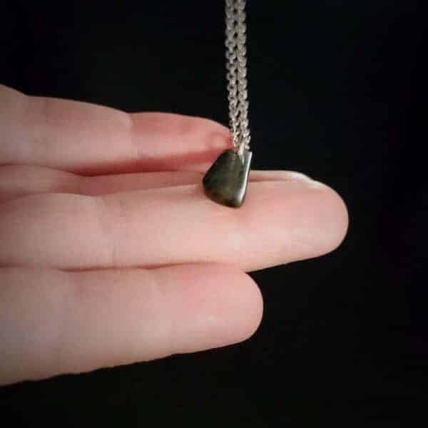 PAU10 Williamsonite blade pendant silver chain roimata, pounamu, taonga (5) PAU10 Williamsonite blade pendant silver chain roimata, pounamu, taonga (5)