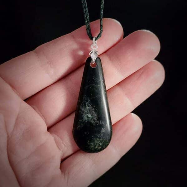 PAU13 Emerald Green Tangiwai Roimata with clasp, pounamu, taonga (4) PAU13 Emerald Green Tangiwai Roimata with clasp, pounamu, taonga (4)