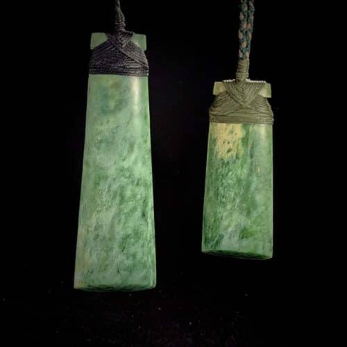 Mana Range – Twin Marsden Flower Pounamu Toki