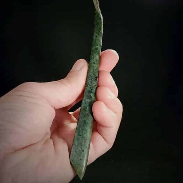 PAU15 Elegant Roimata, taonga, pounamu, kawakawa (6) PAU15 Elegant Roimata, taonga, pounamu, kawakawa (6)