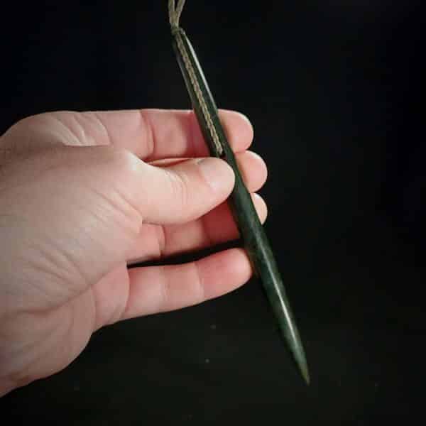 PAU15 Elegant Roimata, taonga, pounamu, kawakawa (7) PAU15 Elegant Roimata, taonga, pounamu, kawakawa (7)