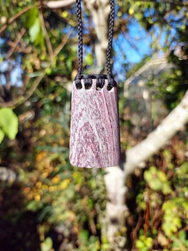 PAU17 Aroha Toki, taonga (2) PAU17 Aroha Toki, taonga (2)