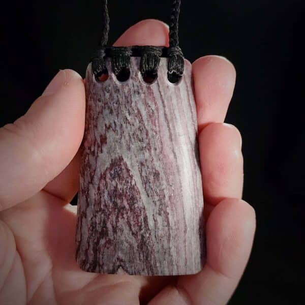 PAU17 Aroha Toki, taonga (4) PAU17 Aroha Toki, taonga (4)