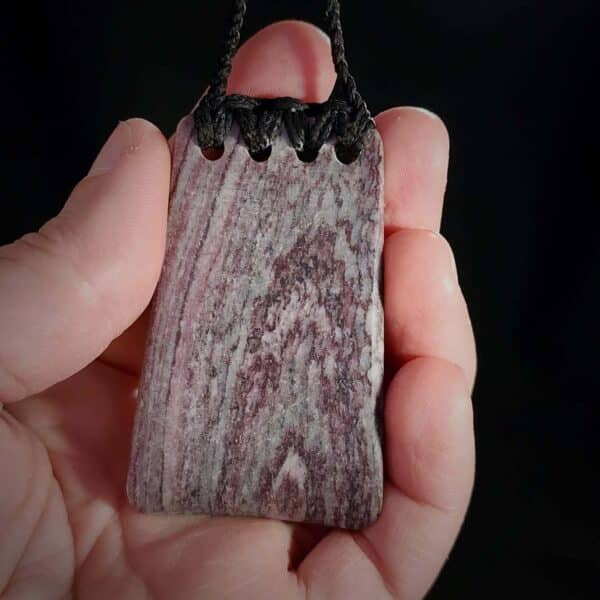 PAU17 Aroha Toki, taonga (6) PAU17 Aroha Toki, taonga (6)