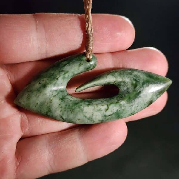 hei matau, pounamu, jade, taonga (7) hei matau, pounamu, jade, taonga (7)