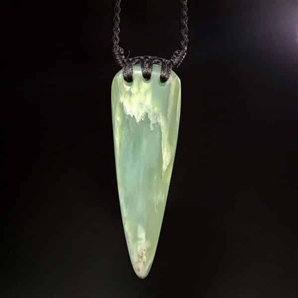 inanga, niho, pounamu, nephrite, taonga, jade (4)