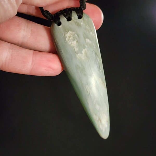 inanga, niho, pounamu, nephrite, taonga, jade (5) inanga, niho, pounamu, nephrite, taonga, jade (5)