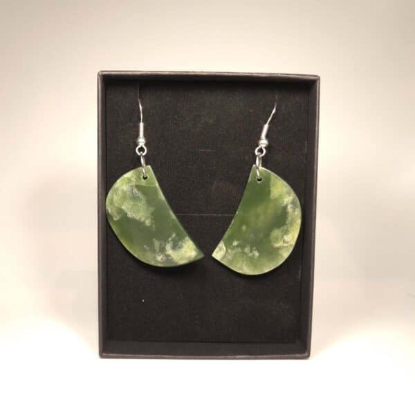Earrings, flower jade, jade, nephrite, taonga, kahurangi (2)