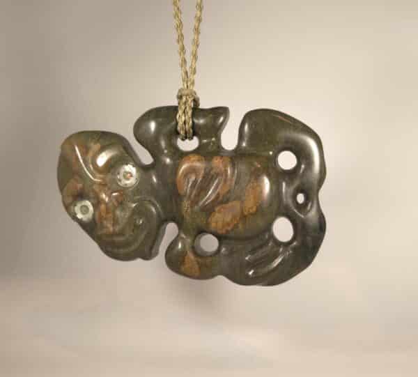 Hei Tiki, taonga, pounamu, tiki, paua, maori (4)