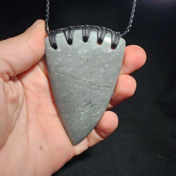 Niho, marutea, pakohe, taonga (2) Niho, marutea, pakohe, taonga (2)