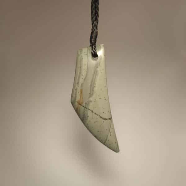 Pakohe, niho, taonga (1)