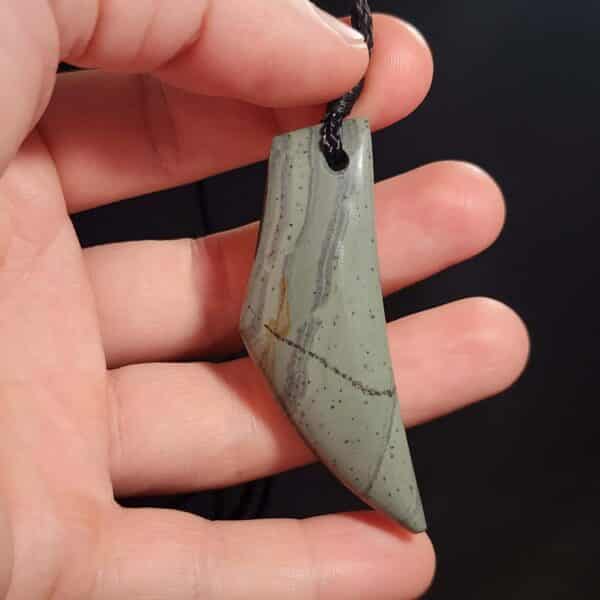 Pakohe, niho, taonga (2) Pakohe, niho, taonga (2)