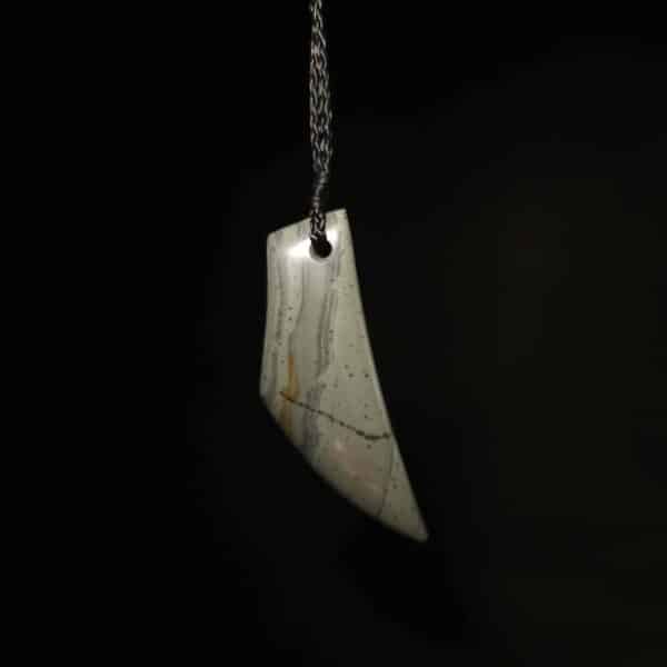 Pakohe, niho, taonga (8) Pakohe, niho, taonga (8)