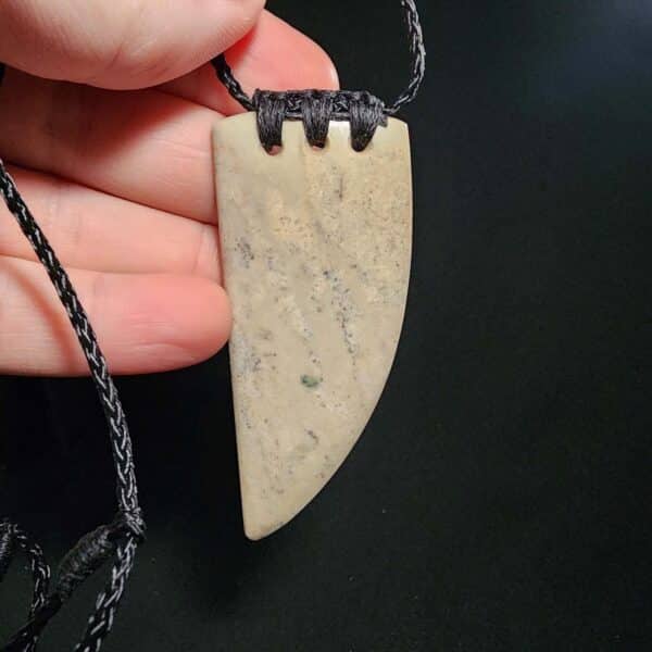 Pakohe, niho, tooth, shark, taonga (2) Pakohe, niho, tooth, shark, taonga (2)